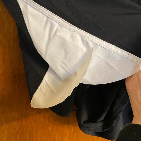 Women’s XL Mid-Rise Xersion black & white running shorts, NWT - Picture 10 of 13